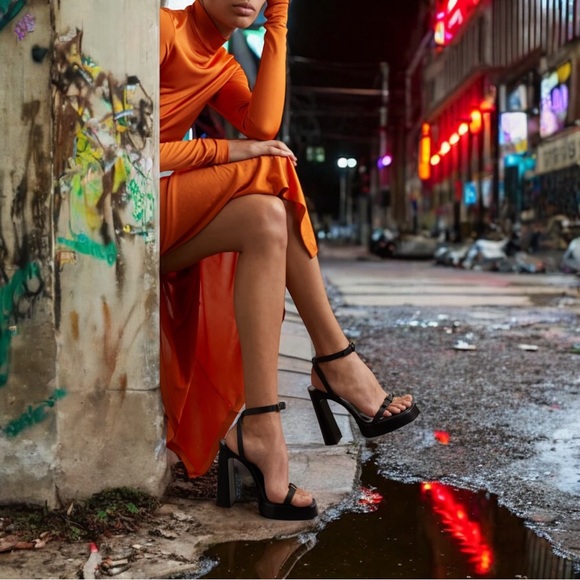 NIB Saint Laurent Paris Platz Leather Platform Sandals Size 37 $1190